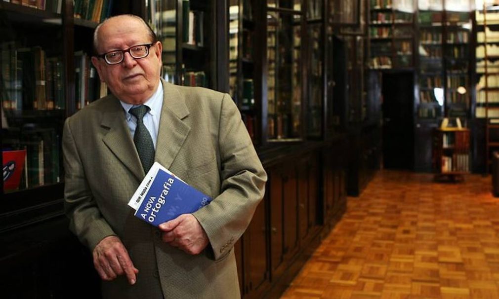 Pesar pela morte de Evanildo Bechara, eminente gramático e filólogo brasileiro e correspondente da AGLP